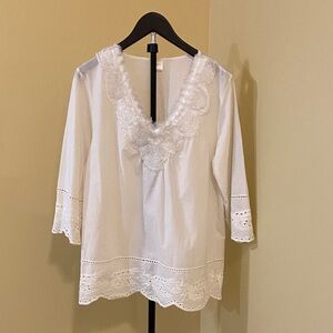 Chic White Embroidered Blouse